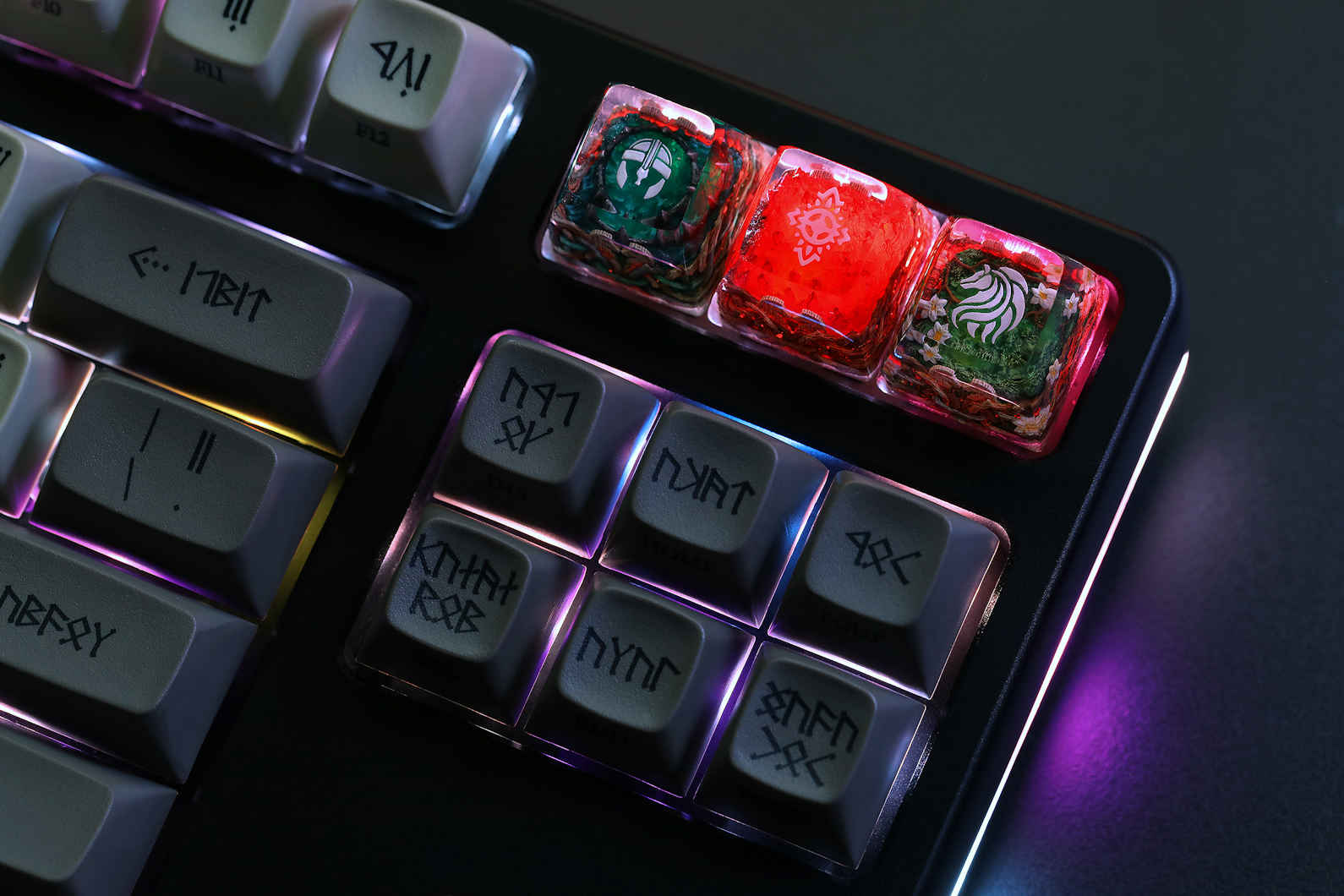 Drop + The Lord of the Rings™ Rohan™ Artisan Keycap | Mechanical ...