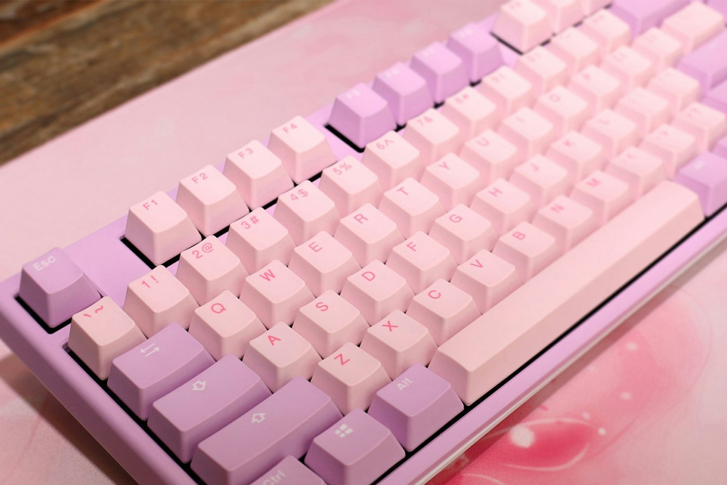 ducky bright lilac keycaps