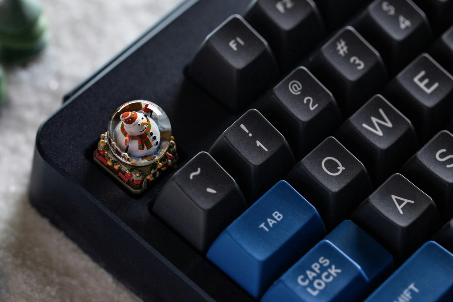 Dwarf Factory ArtiSANTA Christmas Artisan Keycaps
