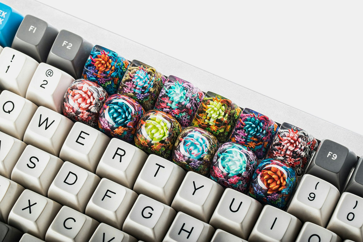 Dwarf Factory Gaea's Crown Artisan Keycap