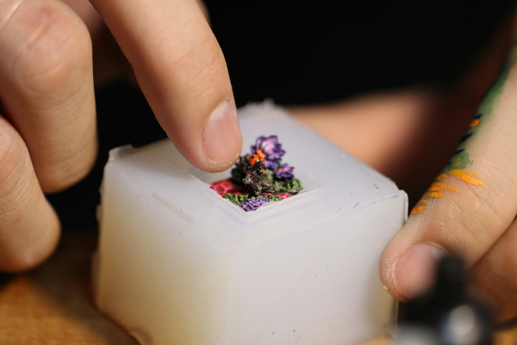 Dwarf Factory Miracle Island Artisan Keycap