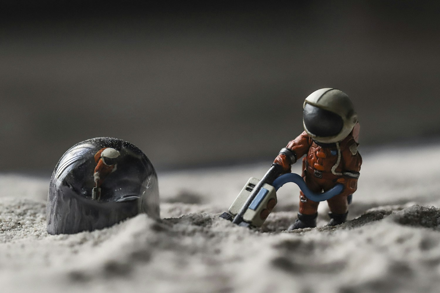 Dwarf Factory Moondust Artisan Keycap