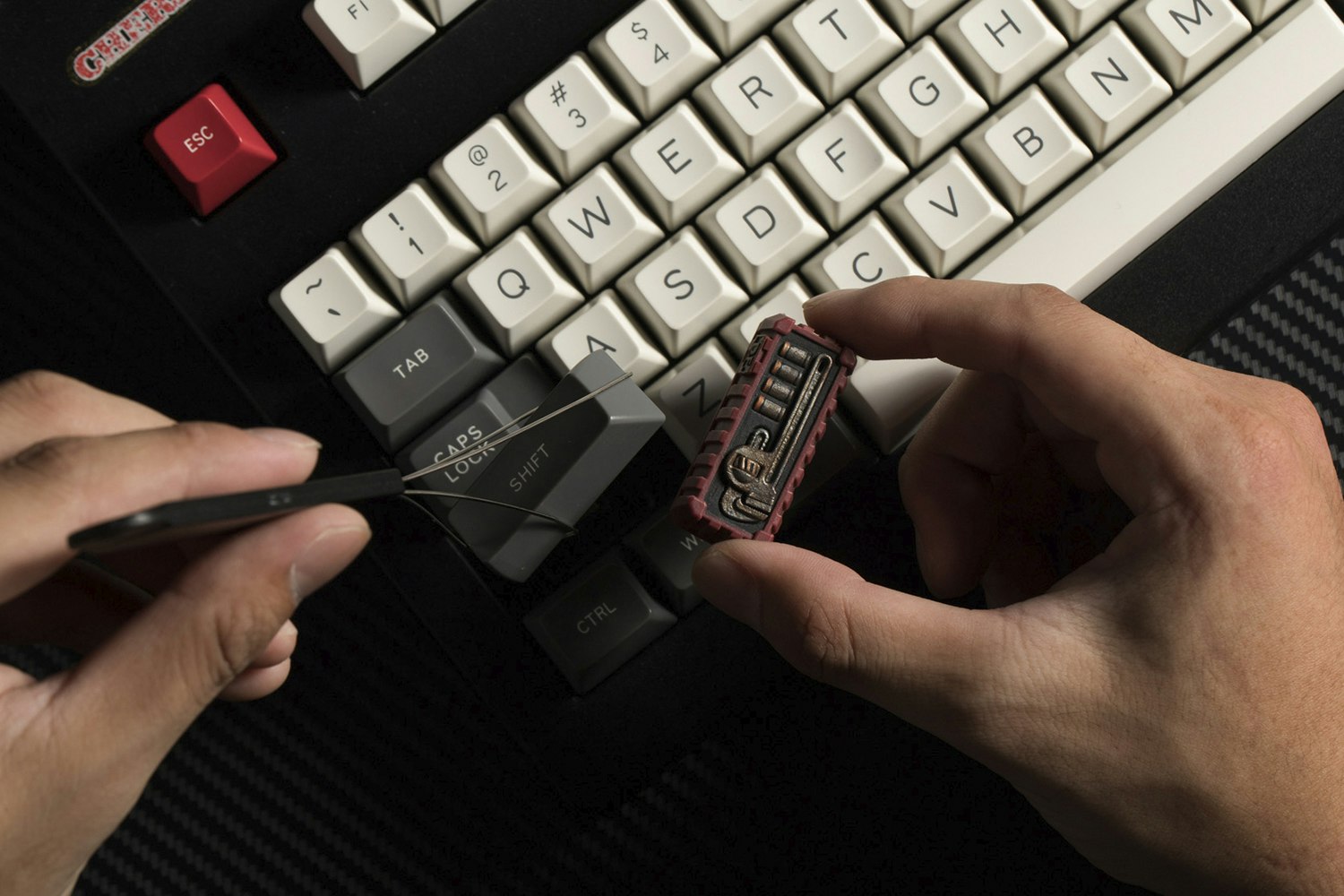 Dwarf Factory Wrecker Artisan Keycap