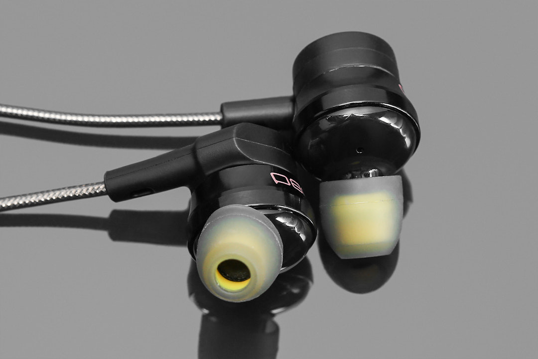 Dynamic Motion DM200H Hybrid IEM