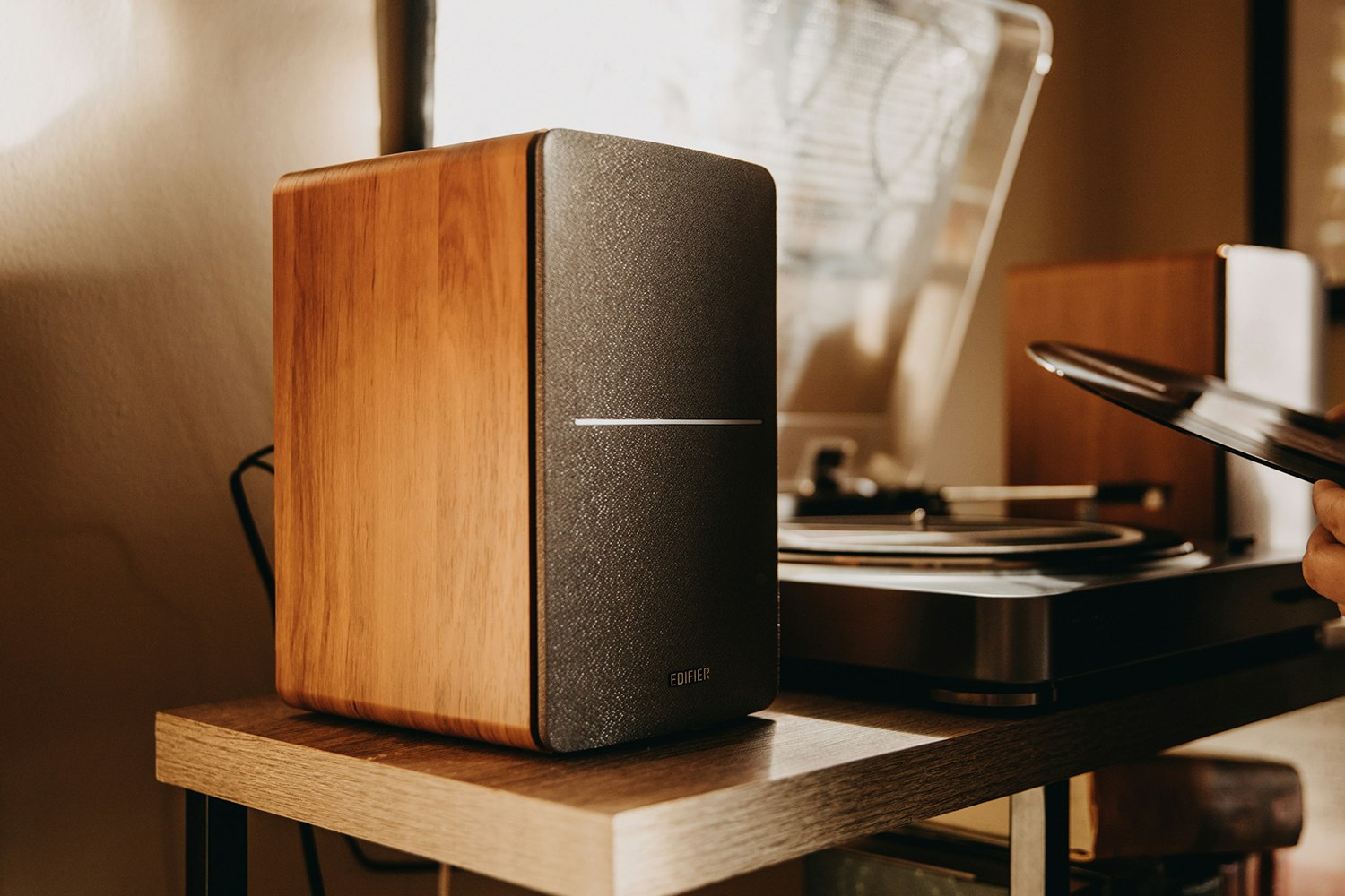 Edifier R1280DB Powered Bluetooth Bookshelf Speakers