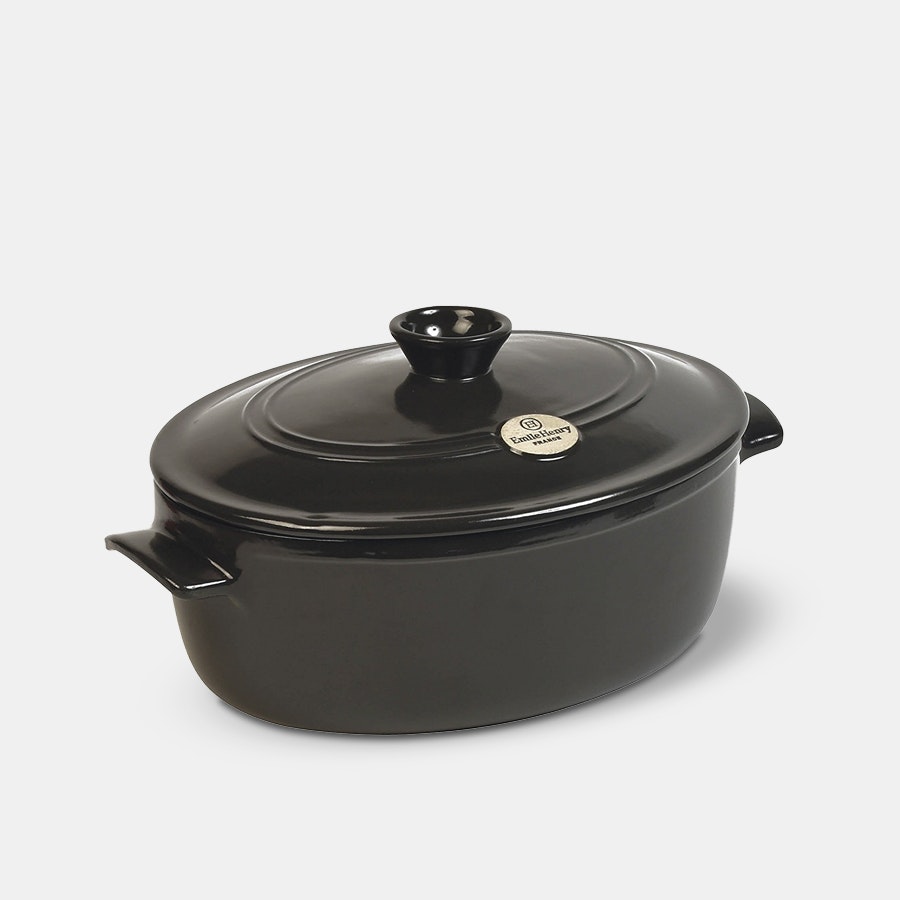 https://massdrop-s3.imgix.net/product-images/emile-henry-dutch-ovens/pc_20171005140117.jpg?bg=f0f0f0