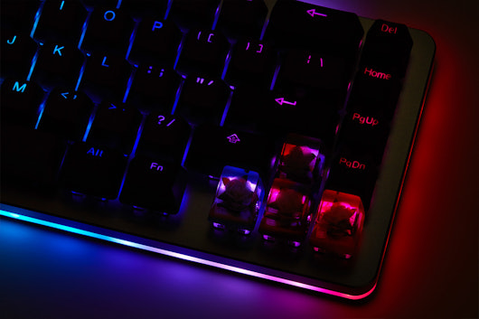 The Eye Key Rose Artisan Keycap