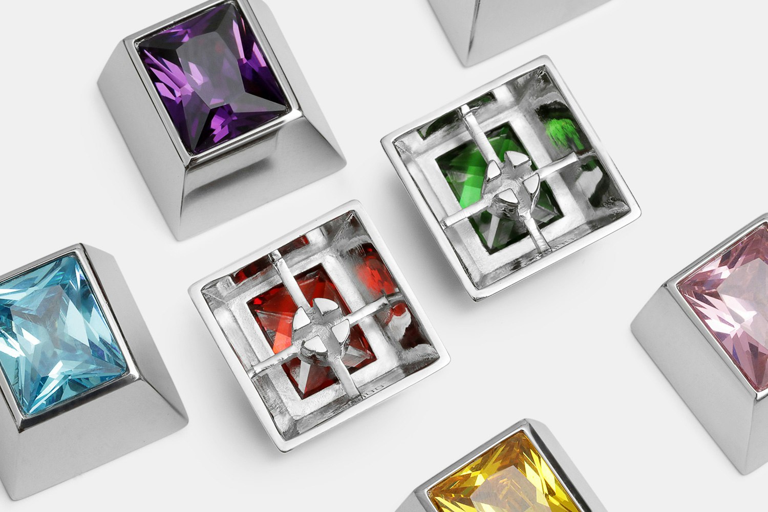 Sadan Silver Gem Backlit Silver Artisan Keycap