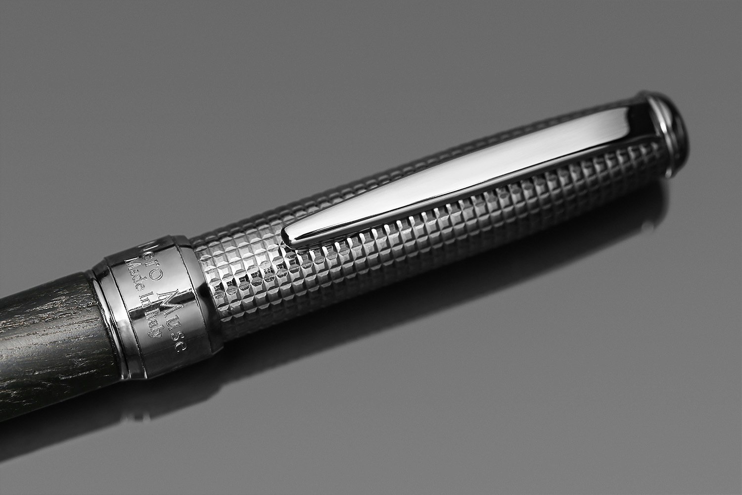 Grifos Bog Oak Wood Fountain Pen