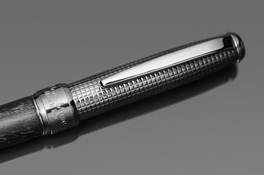 Grifos Bog Oak Wood Fountain Pen