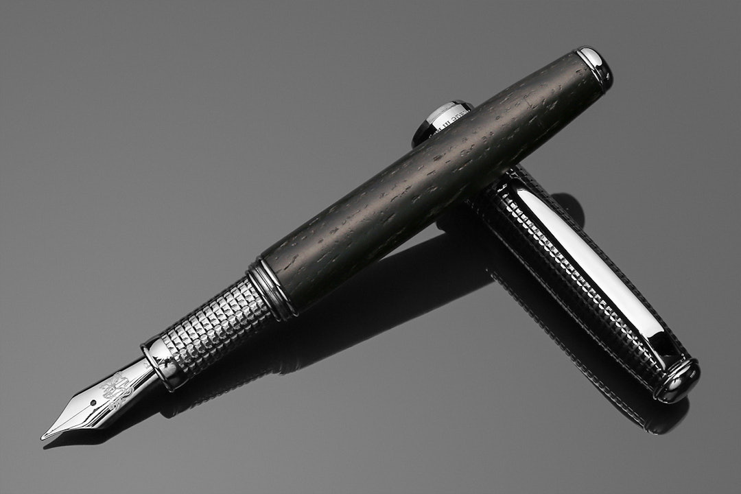 Grifos Bog Oak Wood Fountain Pen