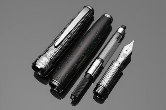 Grifos Bog Oak Wood Fountain Pen