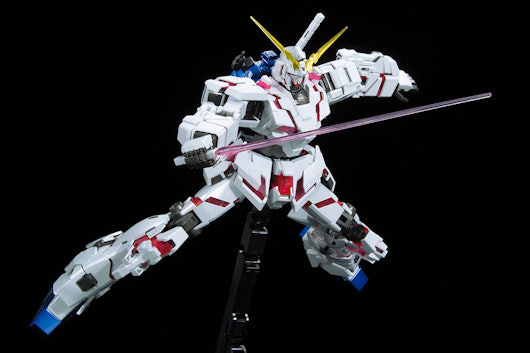 Gundam MG Unicorn Gundam Titanium Finish 1/100th