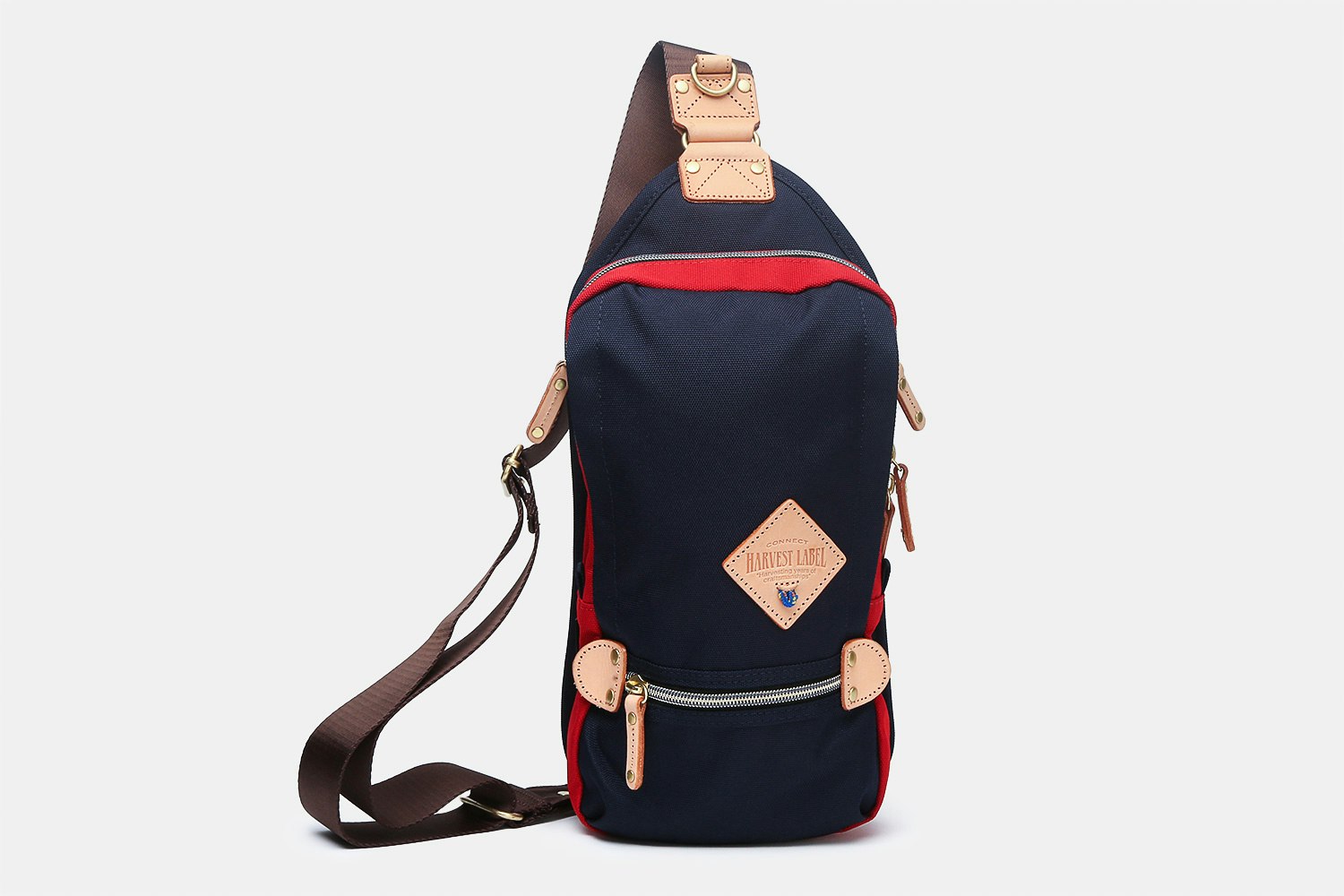 https://massdrop-s3.imgix.net/product-images/harvest-label-cordura-sling-pack/MD-34961_20170227103942_53632e76565935cc.jpg?auto=format&fm=jpg&fit=crop&w=955&dpr=2