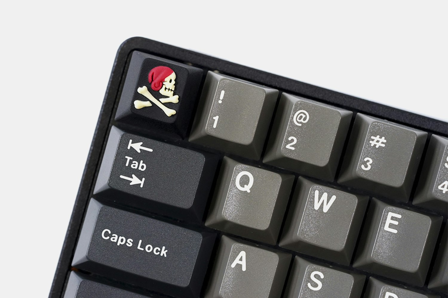 Hot Keys Project Skull Bones Artisan Keycap