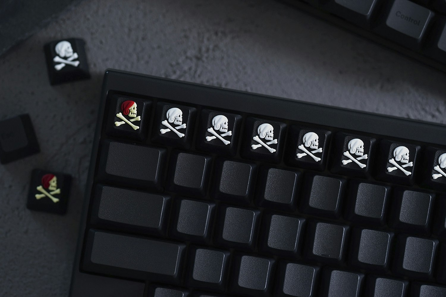Hot Keys Project Skull Bones Artisan Keycap