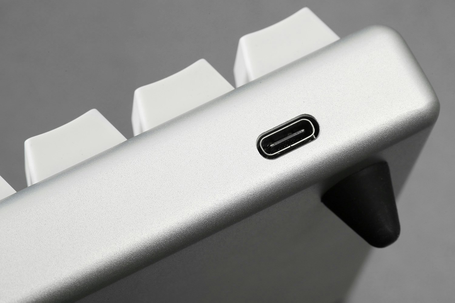 IQKB 62-Key Mechanical Keyboard