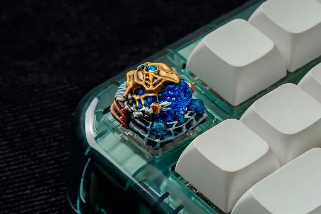 Jelly Key Crusader’s Gambit Artisan Keycap and Chessboard - Drop ...