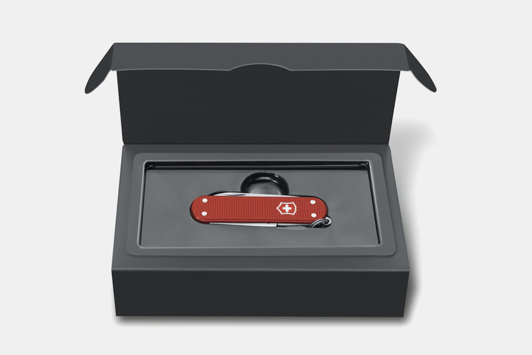 Limited-Edition Victorinox Alox Knives: Berry Red