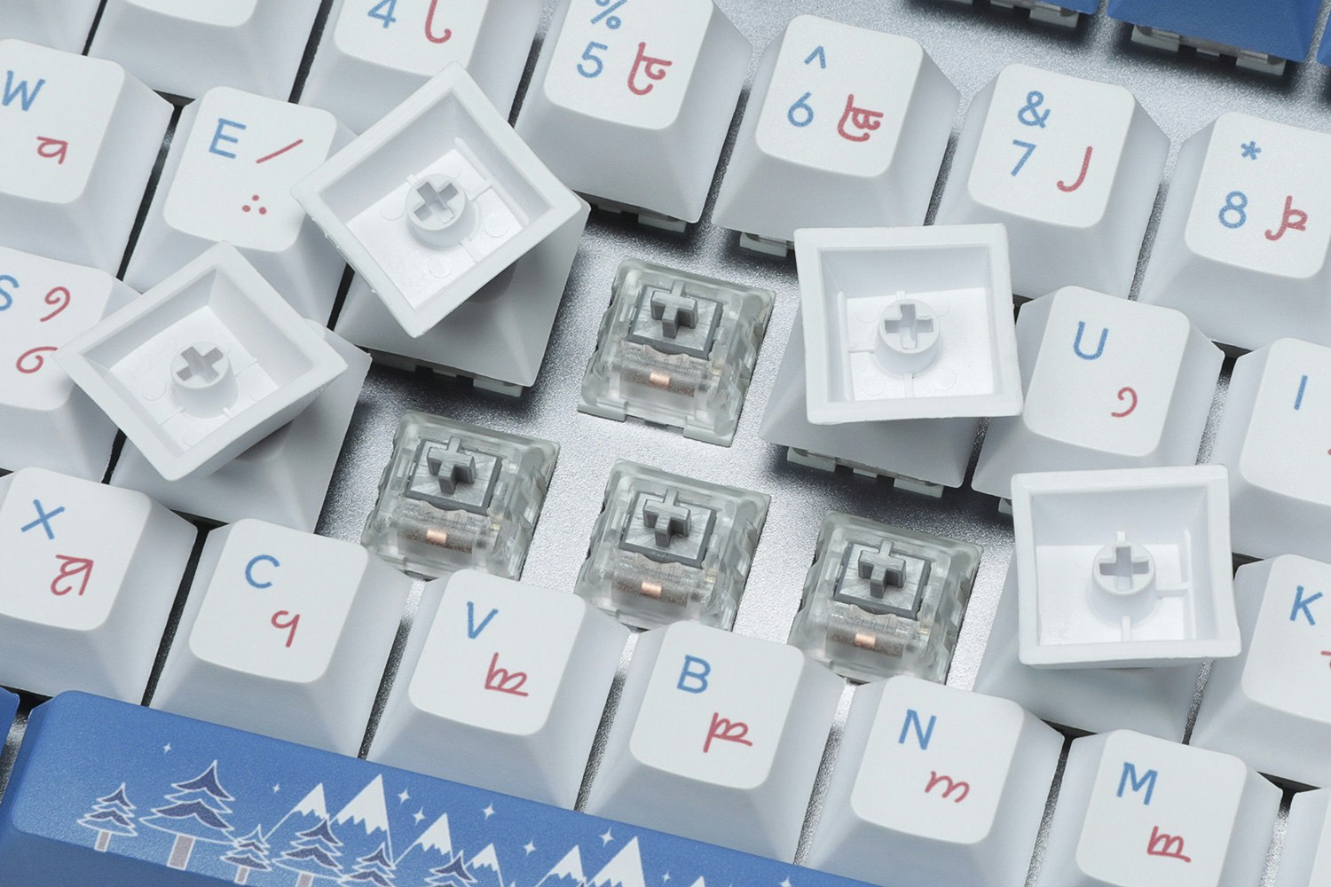 LUGOO Deer in the Woods Winter Frost PBT Keycap Set
