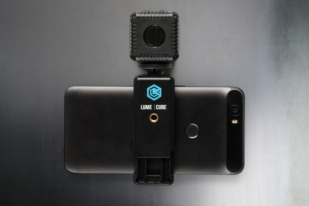 Lume Cube + Smartphone Mount