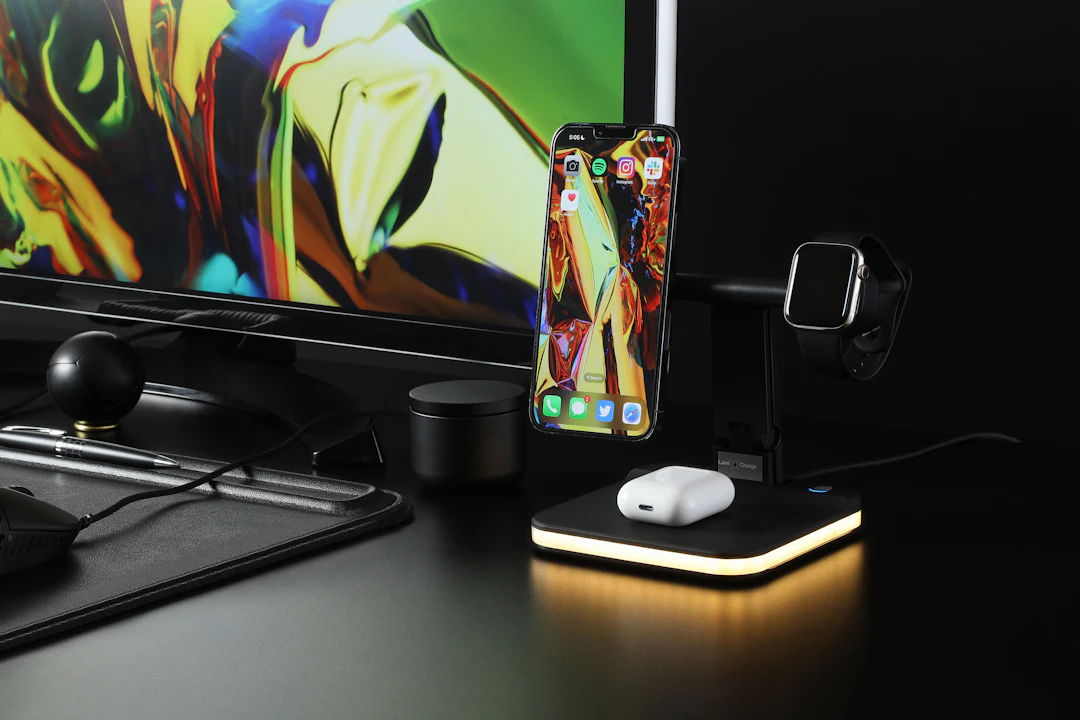 Lumicharge Magnetic Wireless Charger