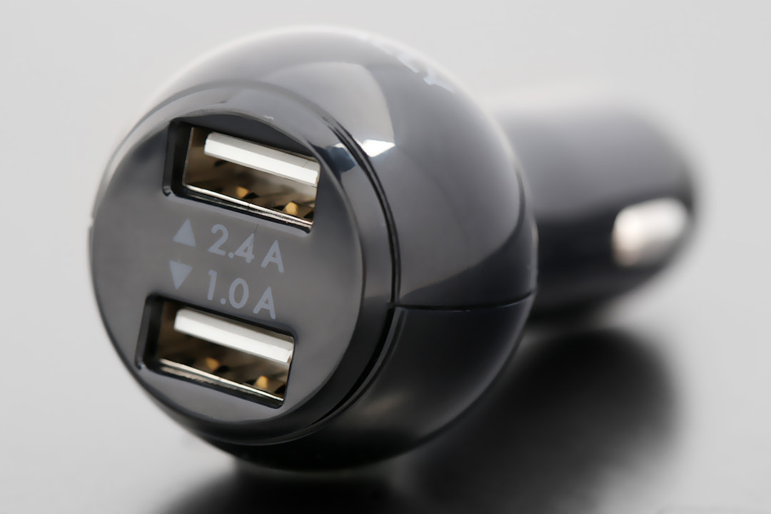 Macally Dual Port USB Car Charger