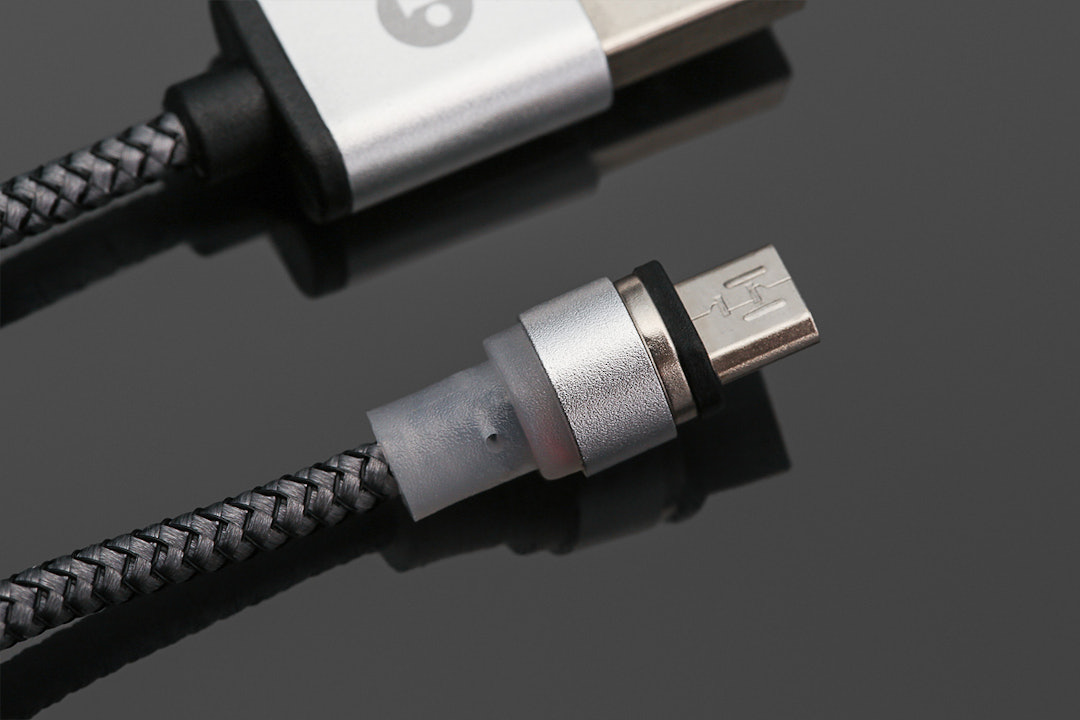 Magnetic Lightning/Micro/USB-C Braided LED Cables