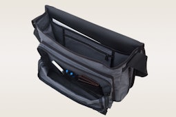 Back zipper and compartments, size medium