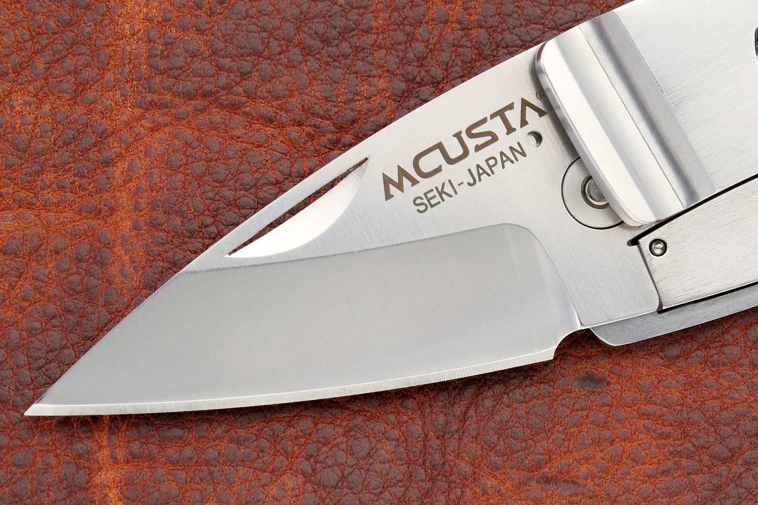 Mcusta Geldclip „Kamon“ – Mit Familienwappen, Aus AUS8 Stahl, Geschlossen 7,5 Cm