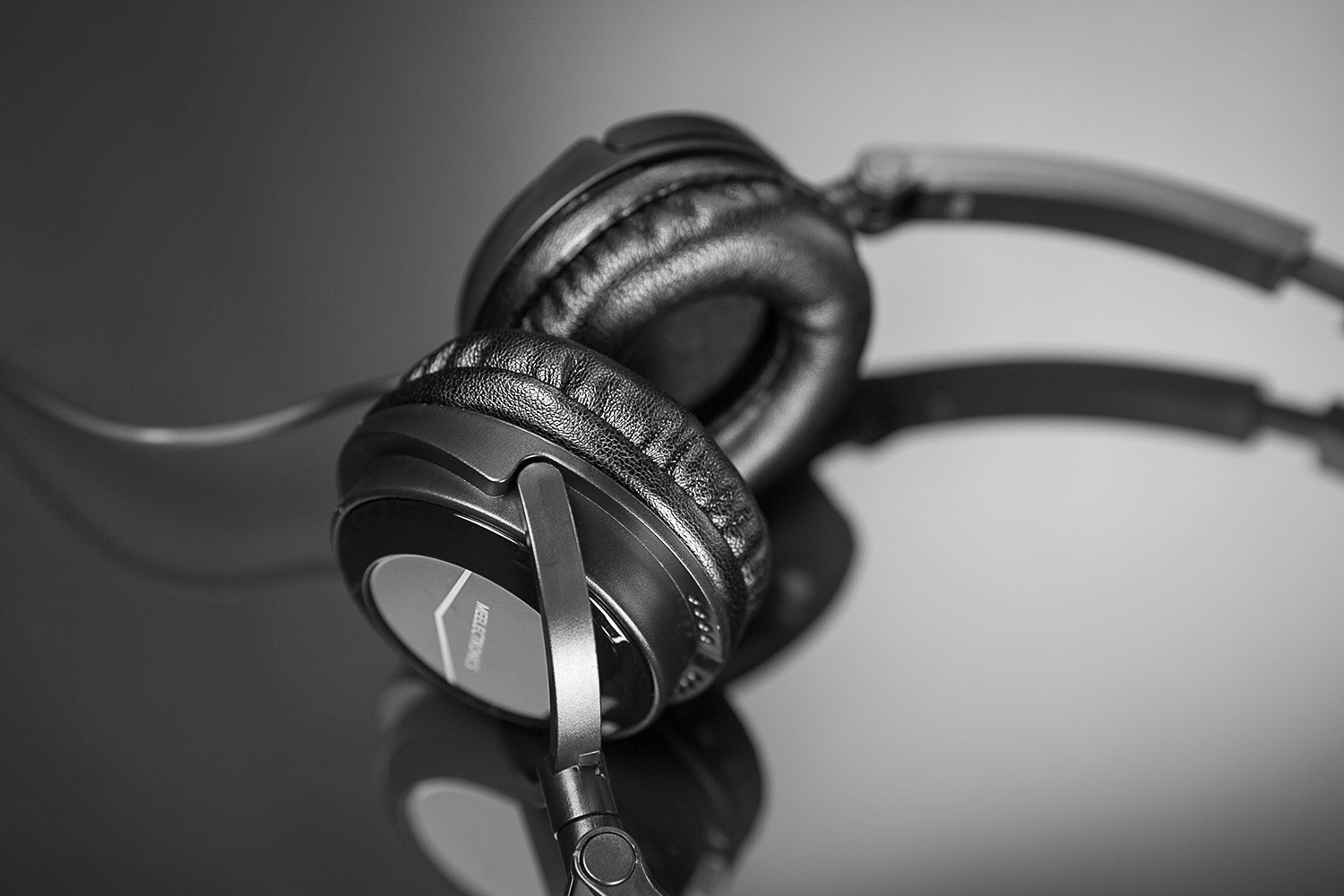 Mee Audio HT-21 Portable Headphones