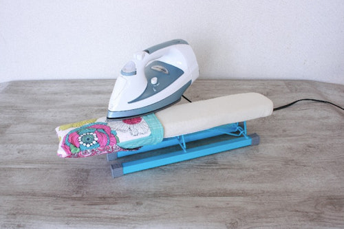 Small portable iron and ironing mat, Appliances