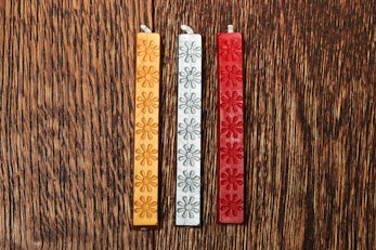 Harvest Gold, Red, Silver Harvest Gold, Red, Silver