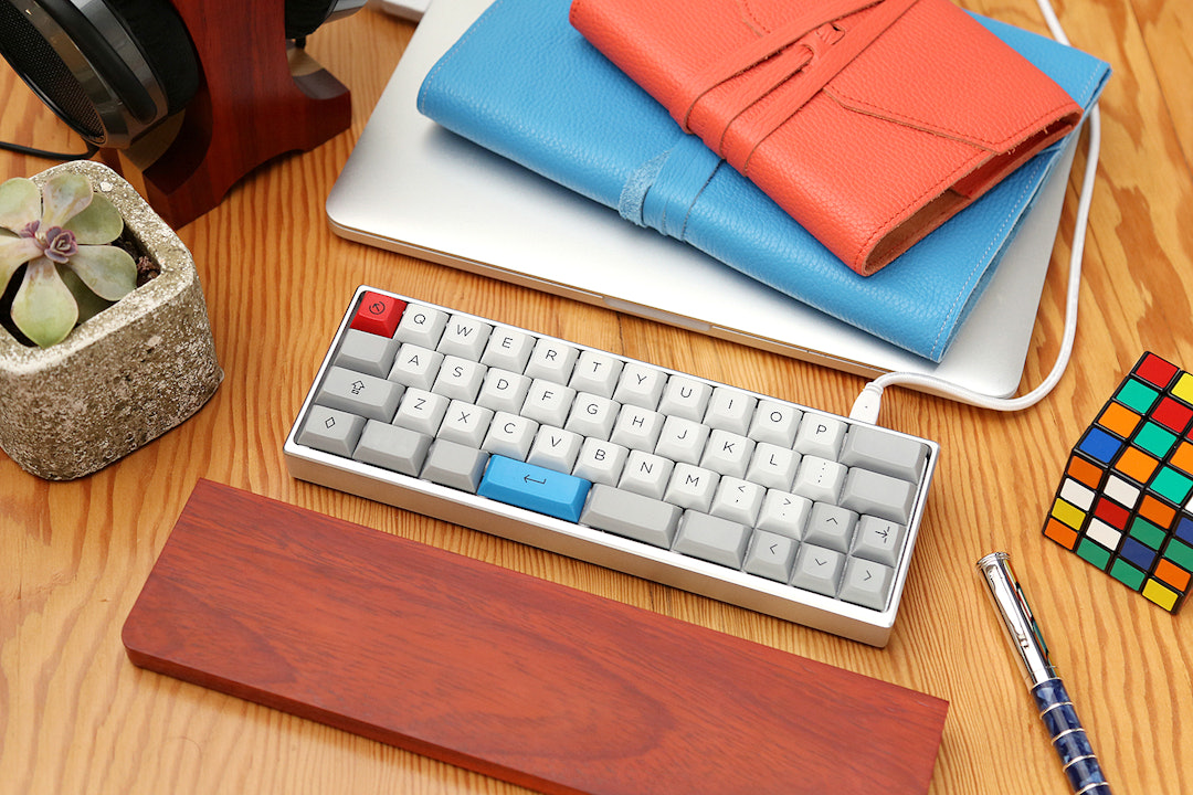 The MiniVan Custom Mechanical Keyboard Kit