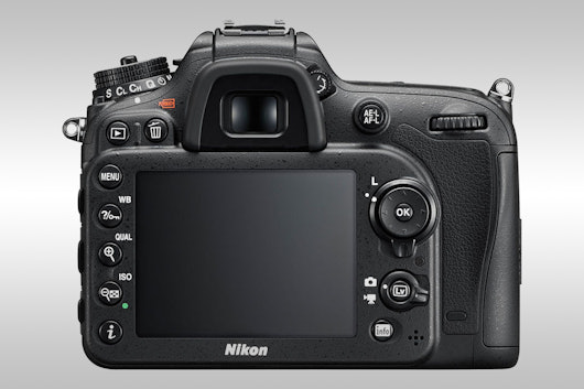 Nikon D7200 DSLR Camera with 18-140mm Lens