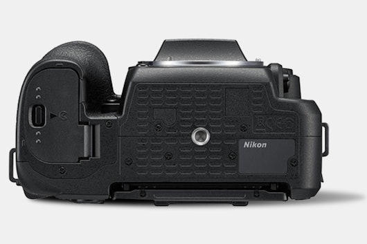 Nikon D7500 20.9MP DX-Format 4K Camera Body