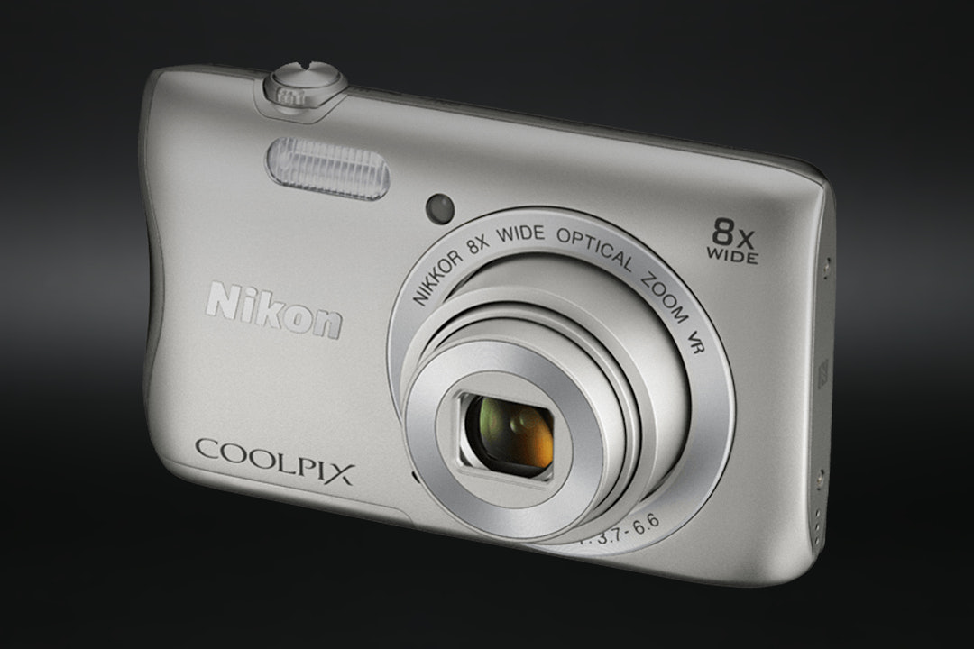 Nikon Refurbished COOLPIX S3700 + Case