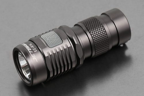NITEYE JETBeam EC-R16 - Mini Lampe torche rechargeable surpuissante 750lm