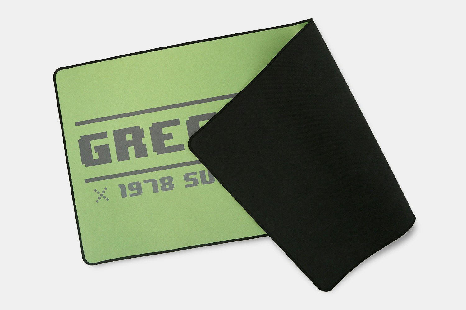 NovelKeys: MiTo Green Screen Desk/Mouse Mat