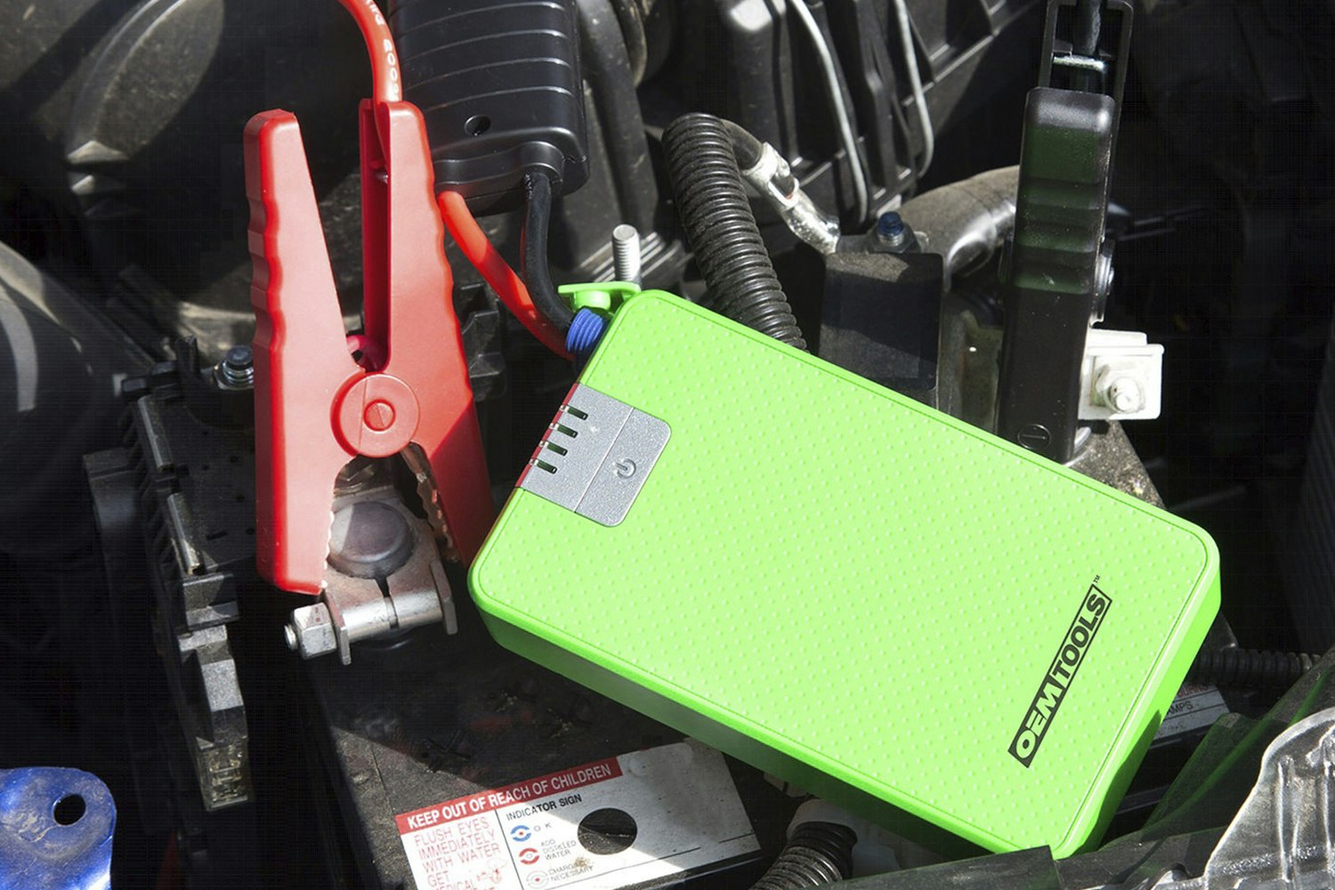 OEM Tools 8000mAh LiIon Jumpstarter/Power Bank Auto Electronic