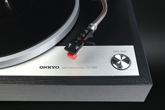 Onkyo CP-1050 Turntable
