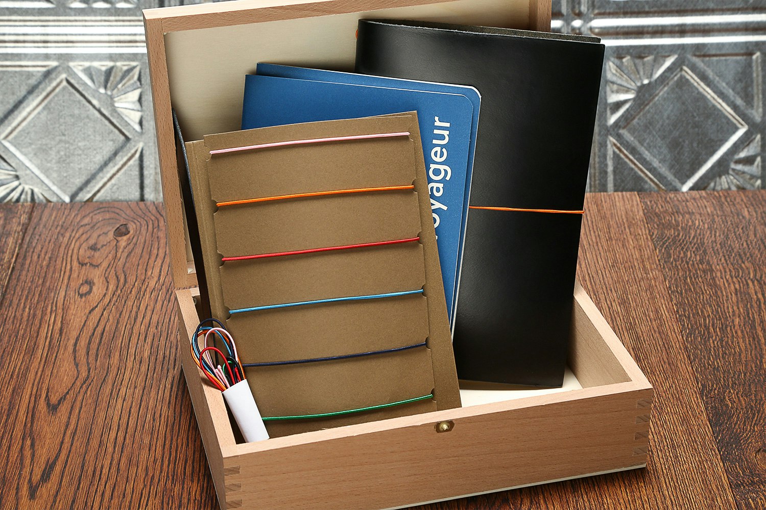 Paper Republic Grand Voyageur XL Notebook Paper Drop