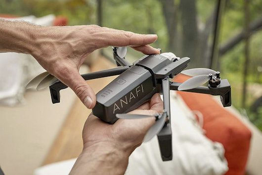 Parrot ANAFI Drone 4K HDR Camera & Skycontroller 3