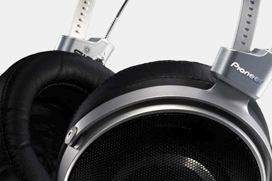 Pioneer SE-MONITOR5 & SE-MASTER1 Headphones