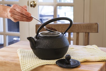 Primula Hammered 36-Ounce Cast-Iron Tea Pot