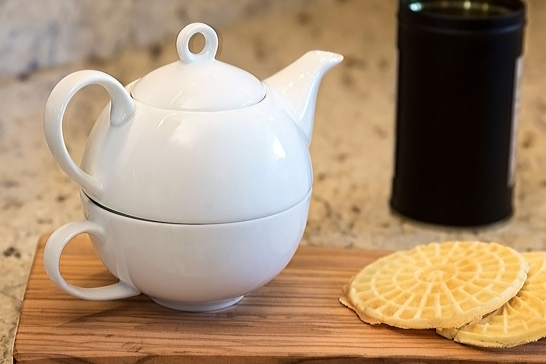 Primula Tea-For-One Nesting Porcelain Teapot