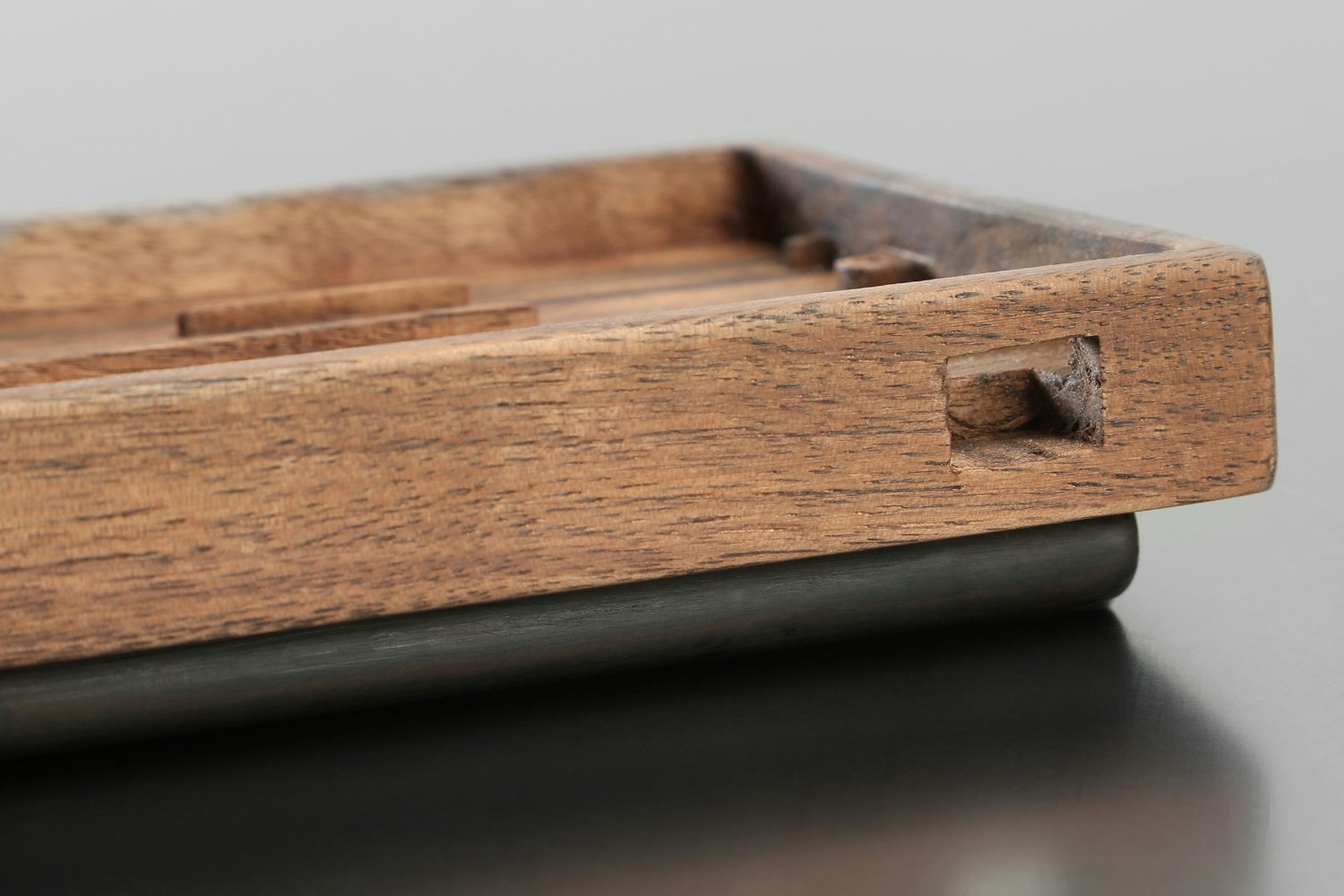 Royal Glam Low Edge 60% Hardwood Case