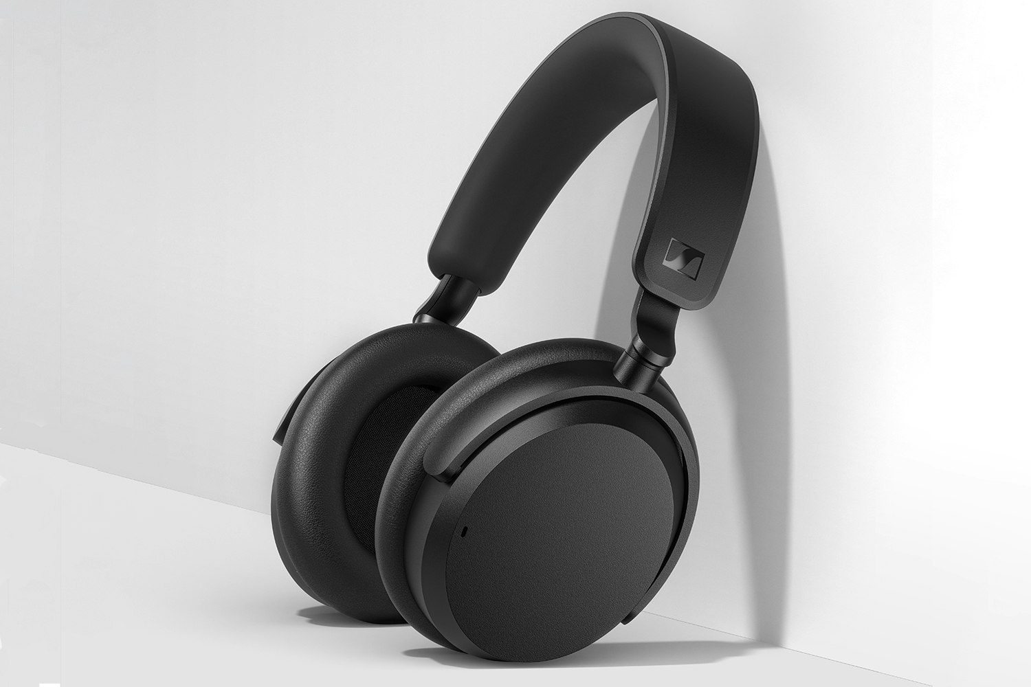 Sennheiser Accentum Wireless Headphones