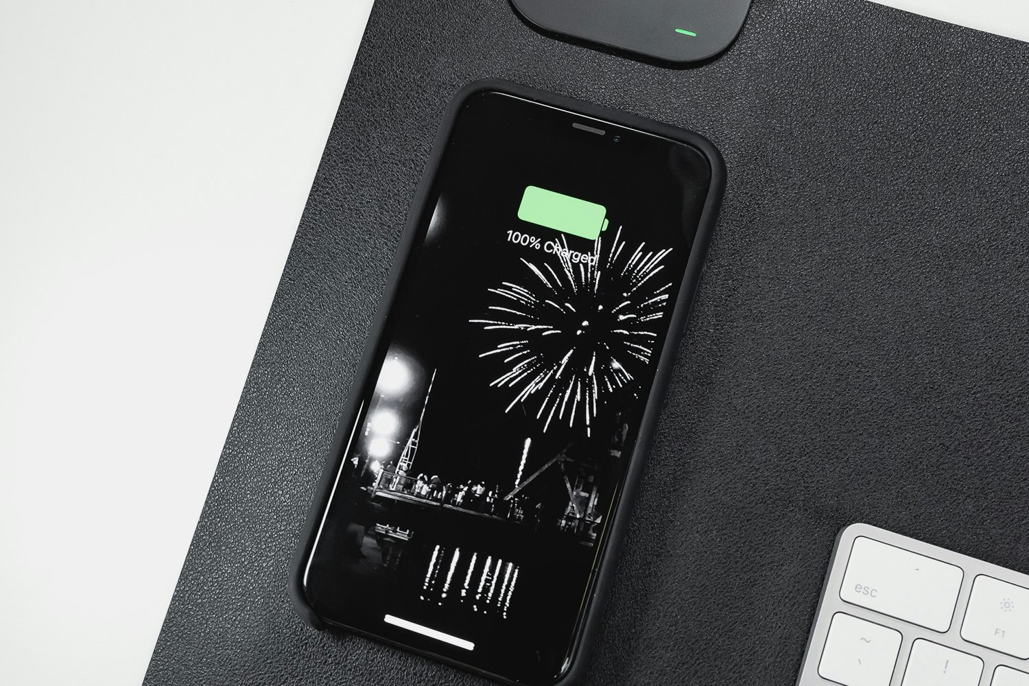 STATIK TaskPad Desk Mat With Built-In Wireless Charger | Battlestations ...