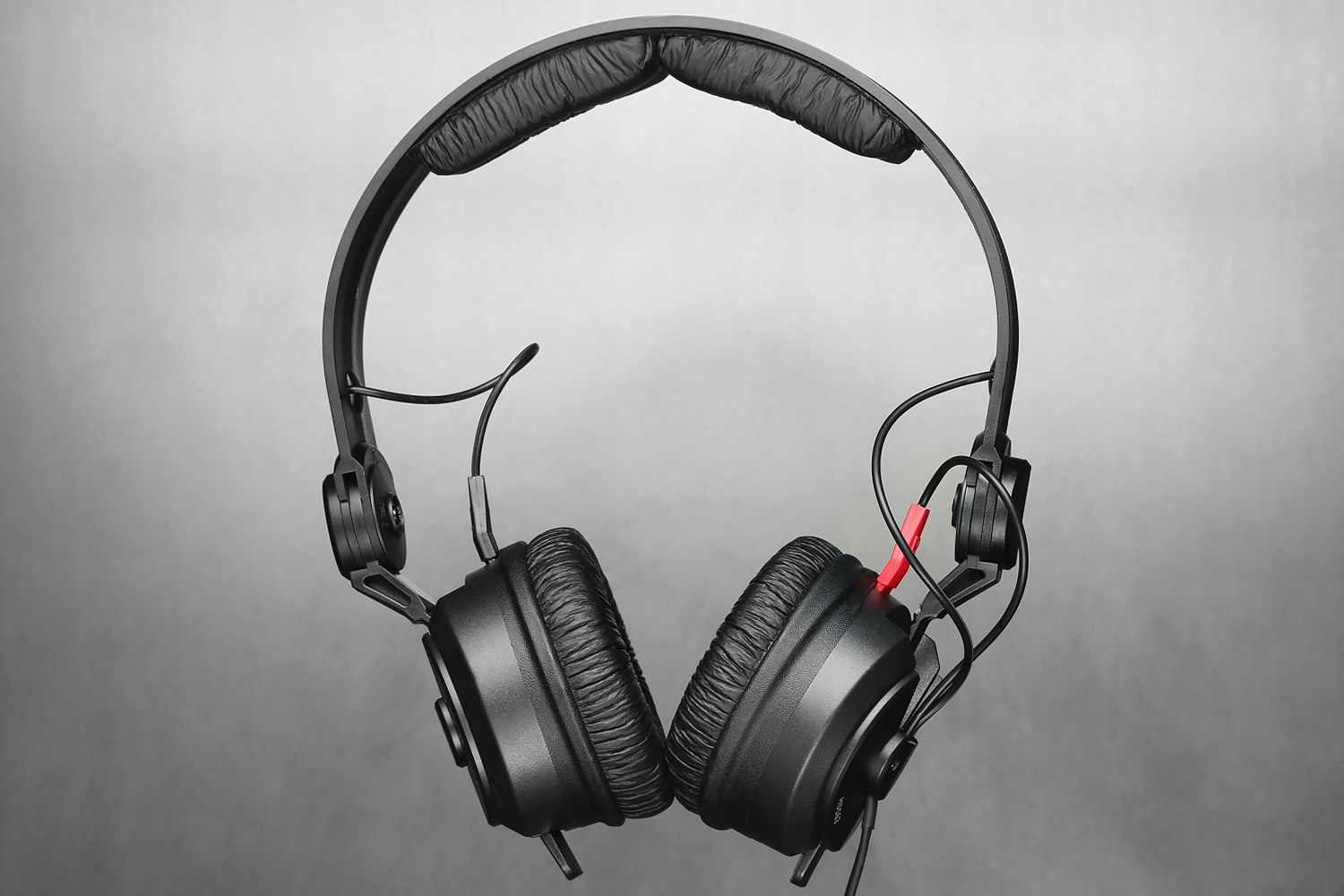 Superlux HD562 Headphones
